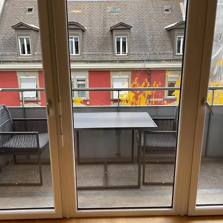 Fantastic 1 Bedroom Flat In The Center - West 7 *