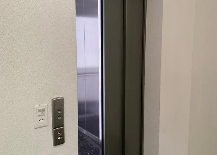 Fantastic 1 Bedroom Flat In The Center - West 7 Апартаменты